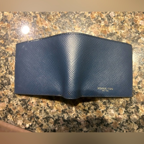 Authentic Michael Kors Men’s Harrison Billfold Wallet - Picture 6 of 14